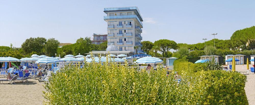 Hotel La Brezza Frontemare Lido di Jesolo Exterior foto