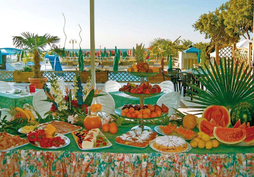 Hotel La Brezza Frontemare Lido di Jesolo Exterior foto