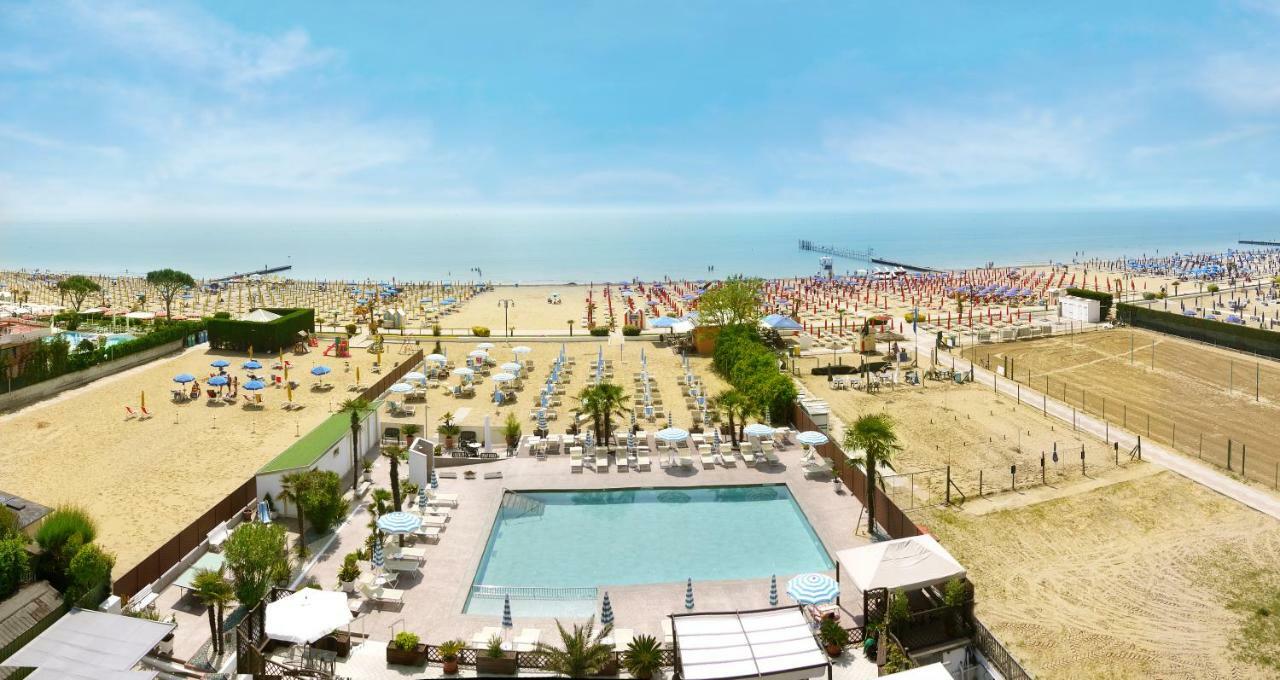 Hotel La Brezza Frontemare Lido di Jesolo Exterior foto
